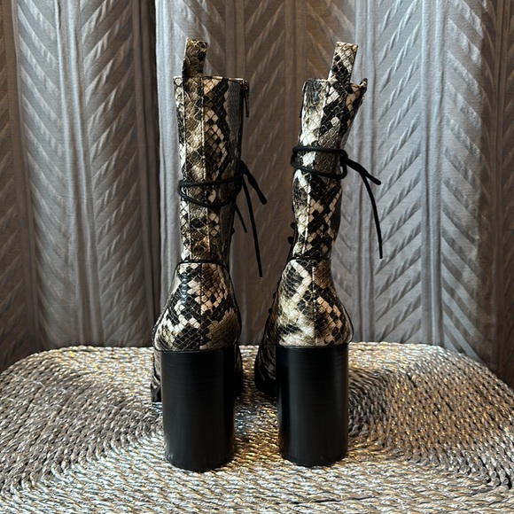 Like new Dolce Vita Ayleen snakeskin lace up zip up boots size 9.5 snake skin - Picture 6 of 15
